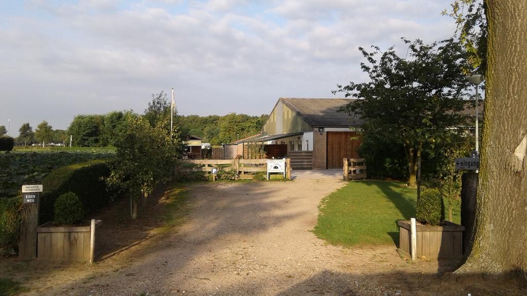 Camping En Vakantiewoning 'Ut Tumpke' 케셀 외부 사진
